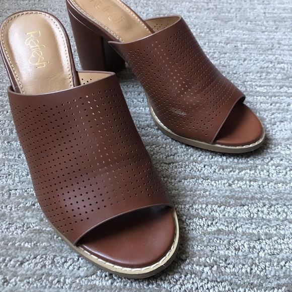 Refresh Ariba Dark Camel Brown Perforated Block Heel Slip On Mules In Size 8.5 - Picture 7 of 12